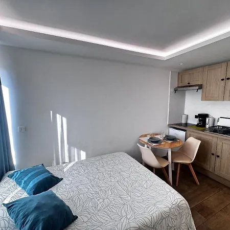 Proche Aeroport, Tramway, Apartment